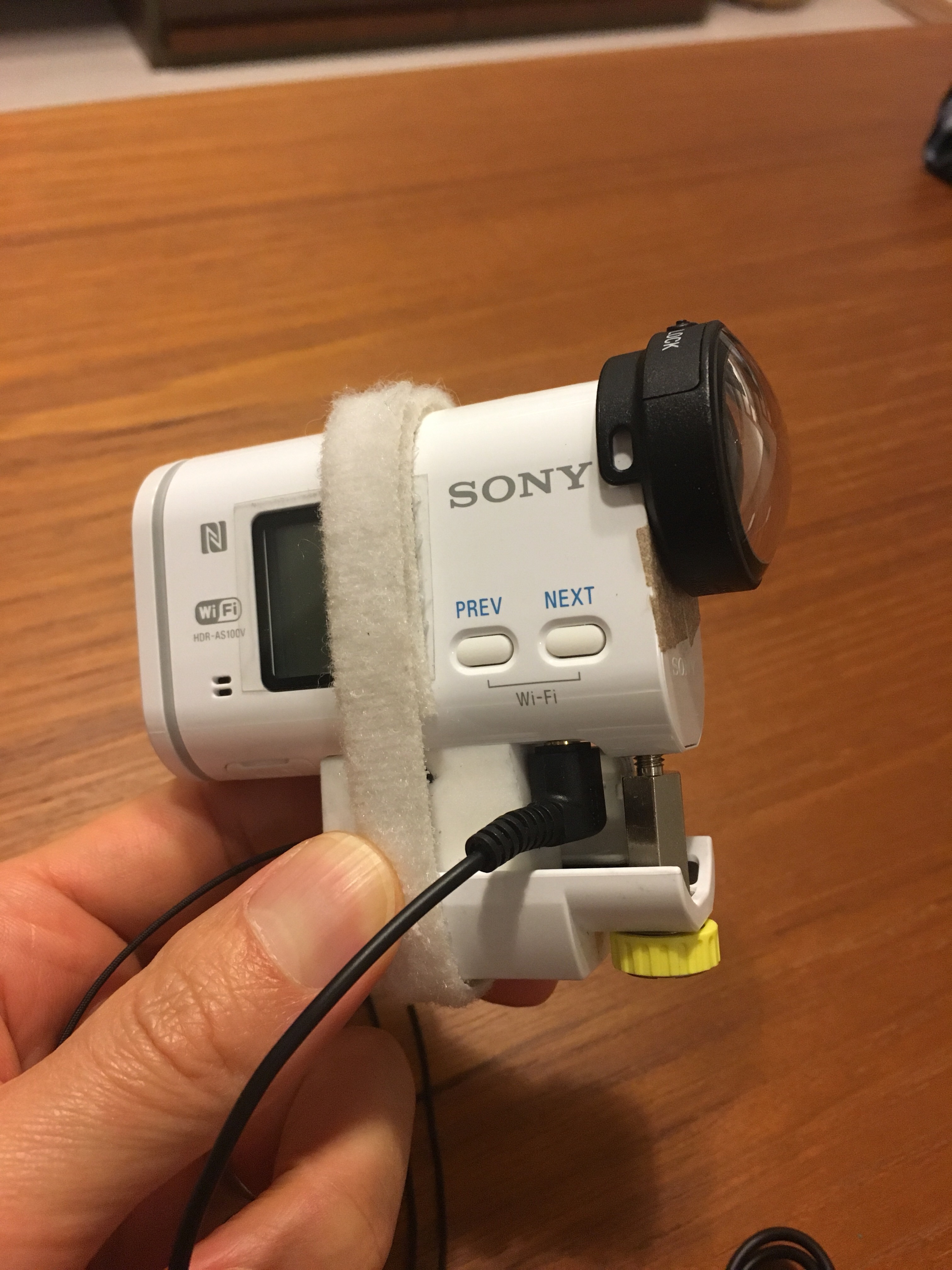 SONY HDR-AS100Vをマウントしながら外部マイクを接続する方法！ - 猫心魚心